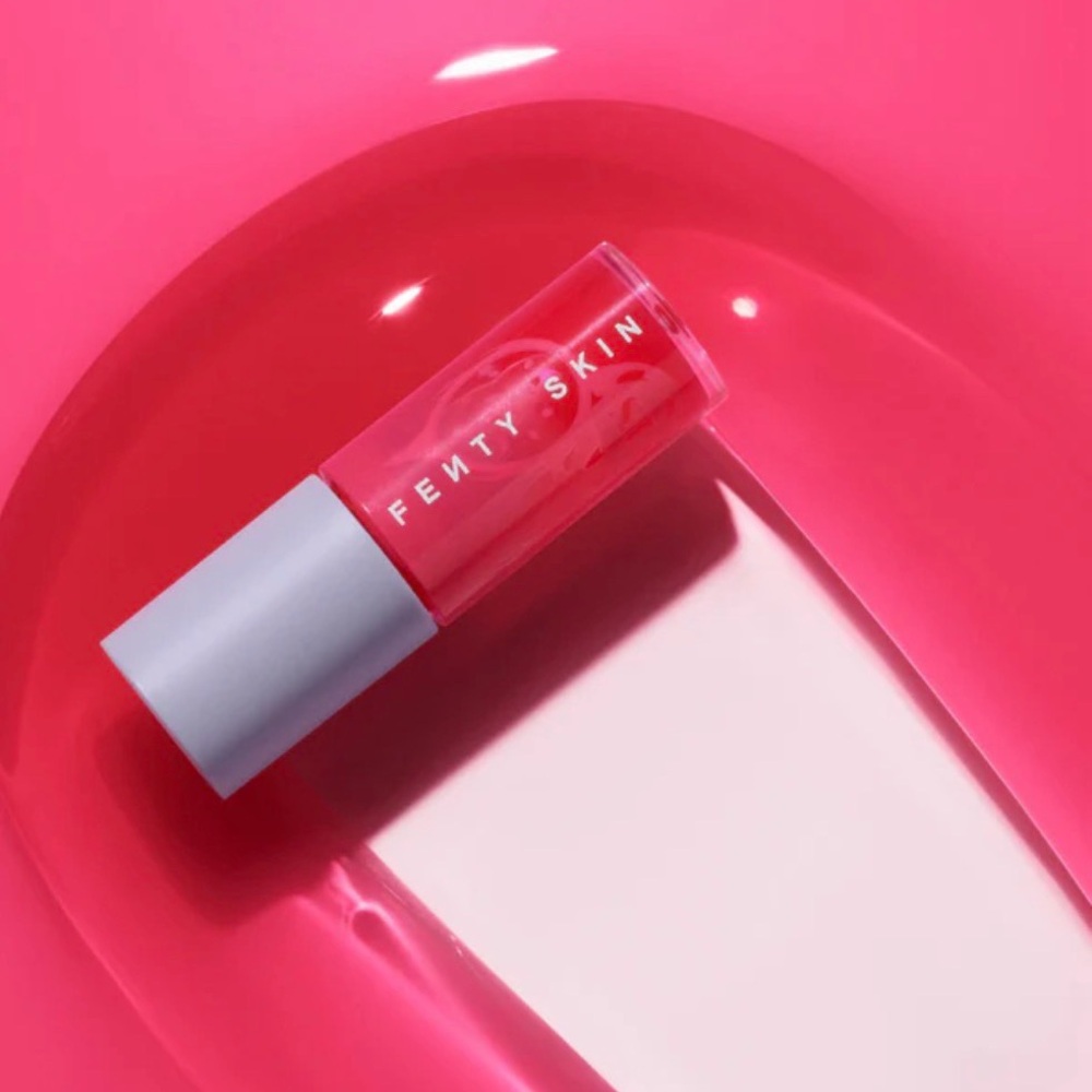 FENTY TREATZ HYDRATING + STRENGTHENING LIP OIL